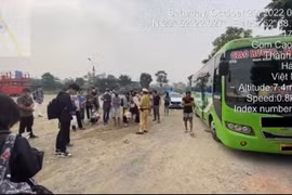 “Nhồi” 58 người trên xe 29 chỗ, tài xế bị phạt gần 40 triệu đồng