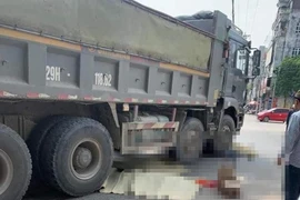 Tìm người biết việc