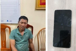 Dùng dao khống chế lấy tài sản của người nước ngoài