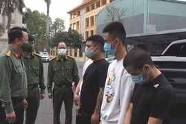 Nhóm cướp giật tài sản manh động, hẹn nhau trên mạng xã hội đi gây án