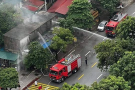 Cháy nhà trọ giữa lúc trời mưa