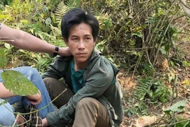 Đối tượng ôm 6 bánh heroin, dương tính Covid