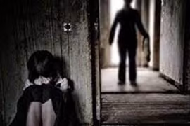 Bắt giam nam giáo viên có hành vi đồi bại với bé gái dưới 16 tuổi