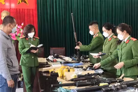 Phát hiện xe ô tô chở hơn 10 nghìn viên đạn, phụ kiện súng hơi 