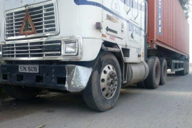 Tránh vũng nước, cô gái bị container cuốn vào gầm tử vong