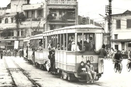 Leng keng tàu điện Bờ Hồ 