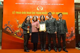 "Một chân phóng viên” tại nơi vào nghề đáng mơ ước 