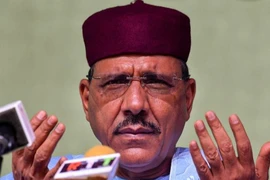 Tân Tổng thống Niger nhậm chức giữa thách thức “muôn trùng vây” 