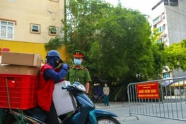 Giả dạng shipper để lấy cớ ra đường sẽ bị phạt nặng