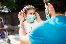Phát hiện cơ chế tự bảo vệ giúp trẻ em chống chọi tốt hơn với Covid-19 