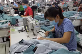 Điều chỉnh lương tối thiểu vùng 2021 thế nào để có lợi cho người lao động?