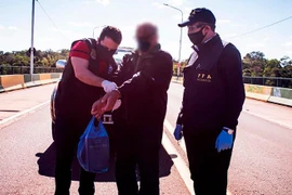 Phong tỏa càng chặt, tội phạm trốn truy nã càng lộ 