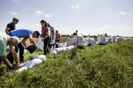 Cảnh giác cao, Hà Lan tránh được hậu quả thảm khốc của lũ lụt