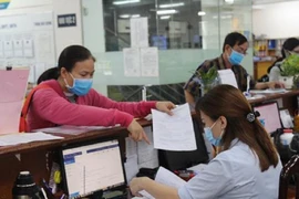 Đề xuất giảm một nửa mức tiền được hưởng nếu rút BHXH một lần: Quá thiệt cho người lao động!