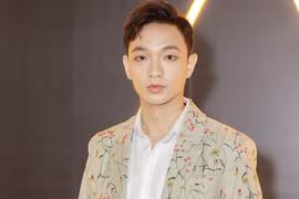 Ca sĩ Hoàng Dũng: Bố mất sớm, mình cần là chỗ dựa tinh thần cho mẹ 