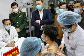 Không chậm chân trước tốc độ biến đổi của virus SARS-CoV-2 