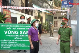 Người dân Thủ đô chung sức đồng lòng vì chiến thắng đại dịch 