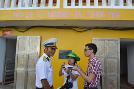 Từ thông tin bằng “bao diêm” đến những chuyến đi vào “điểm nóng”