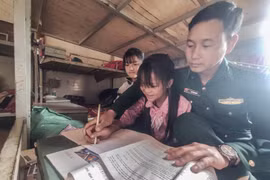 Những đứa con đặc biệt của người lính mang quân hàm xanh