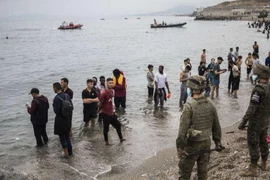 Tây Ban Nha ứng phó khẩn với làn sóng di cư đột biến từ Morocco