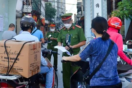 Quyết liệt, mạnh mẽ, tận dụng “thời gian vàng” để dập dịch Covid-19 