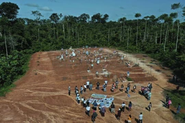 Những ngôi mộ tập thể bí mật chôn cất bệnh nhân Covid-19 ở Peru 