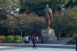 Từ vườn hoa Canh Nông đến công viên Lênin