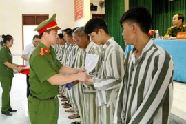 Để được tha tù trước thời hạn cần chấp hành ít nhất một nửa thời gian hình phạt