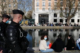 Pháp điều tra các “nhà hàng bí mật” dành cho giới thượng lưu Paris vi phạm hạn chế về dịch Covid-19 