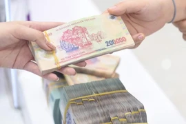 Chấp nhận lãi suất “cắt cổ”, bên cho vay tiền vẫn có thể bị xử lý hình sự 