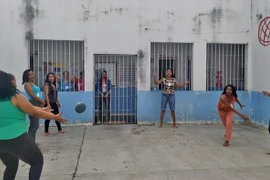 Trại giam không súng và bạo lực ở Brazil: Mọi người vào đây, tội ác ở lại bên ngoài 