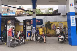 Từ 19-5, Hà Nội dán tem toàn bộ các cây xăng