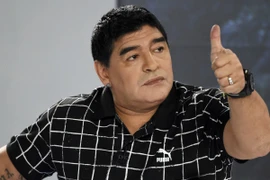 Túng bấn, Maradona đưa vợ cũ ra tòa