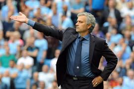 Lời khẩn cầu của Mourinho đã thấu "trời xanh"