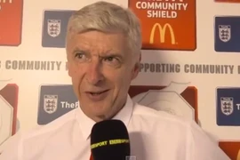 Wenger nói gì sau khi bị cáo buộc từ chối bắt tay Mourinho?