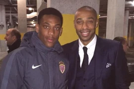 "Henry mới" trên đường tới Old Trafford