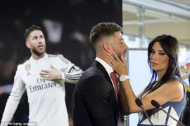 Real Madrid họp báo hoành tráng giới thiệu Ramos gia hạn hợp đồng