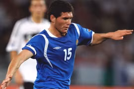 Chỉ trích cầu thủ nổi tiếng, một nhà báo bị đánh chết