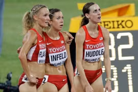 Hài hước với tình huống ăn mừng quá sớm, VĐV tuột mất huy chương