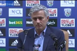 Mourinho tiết lộ bí mật giúp Chelsea giành chiến thắng đầu tiên tại Premier League