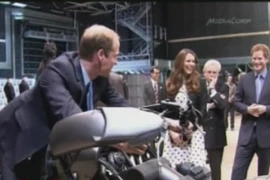 Hoàng tử Anh thăm phim trường quay Harry Potter và Batman