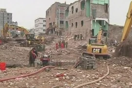 Bangladesh ngừng tìm kiếm người sống sót sau thảm họa sập nhà