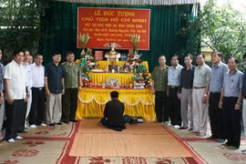 Lễ đúc tượng đồng Chủ tịch Hồ Chí Minh