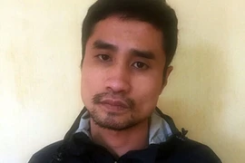 Đi đòi nợ thuê, rút súng bắn thị uy