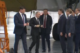 Tổng thống Nga V.Putin thị sát máy bay ném bom hạt nhân Tu-160M
