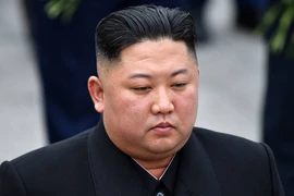 Nhà lãnh đạo đầu tiên được Tổng thống Nga Putin tặng xe Aurus 