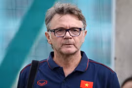 VFF chấm dứt hợp đồng với HLV Troussier ngay trong đêm 26-3