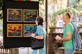 Có một Hà Nội linh thiêng hào hoa trong tranh sơn mài của Chu Nhật Quang 
