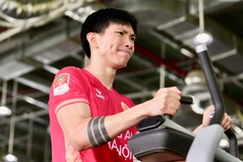 Đoàn Văn Hậu căng mình tập gym, chờ ngày trở lại cùng Công an Hà Nội FC