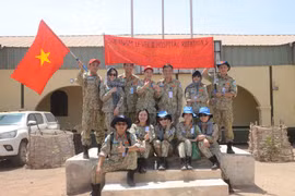 Bác sĩ “mũ nồi xanh” Việt Nam: Khám bệnh miễn phí, lan tỏa thông điệp ngày 8/3